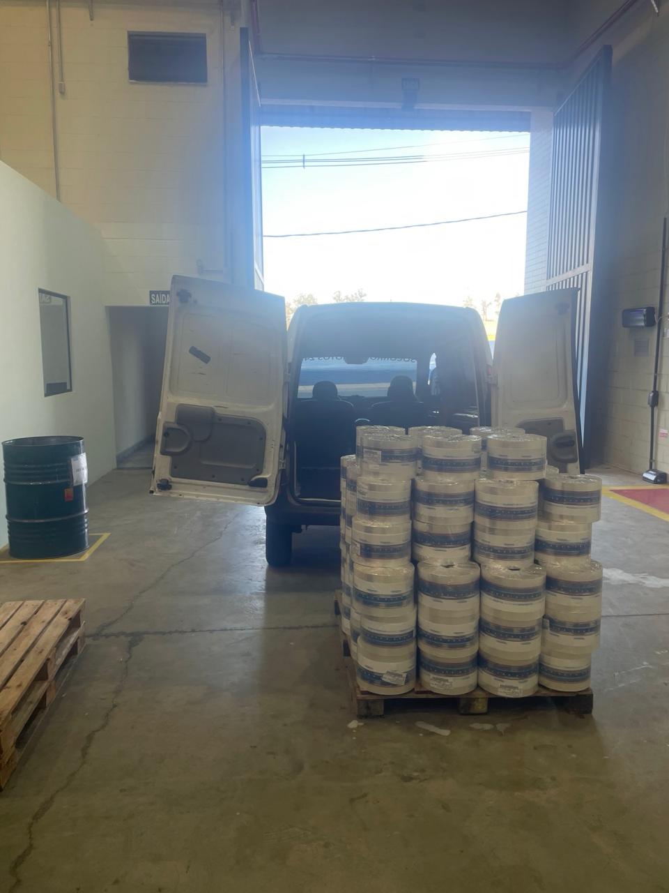 Armazém com Tambores